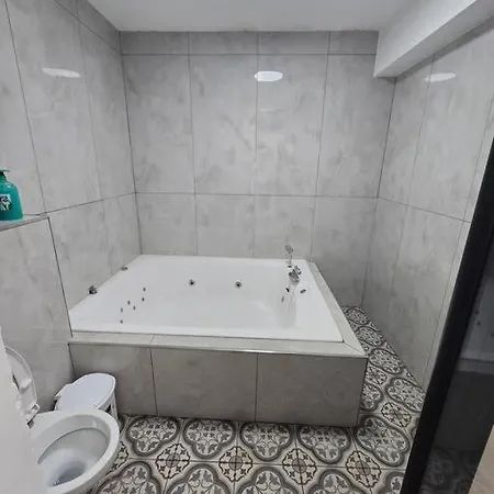 Ryo 23 דירת נופש עם ג'קוזי 2 דקות מטיילת בת ים Apartment Exterior photo