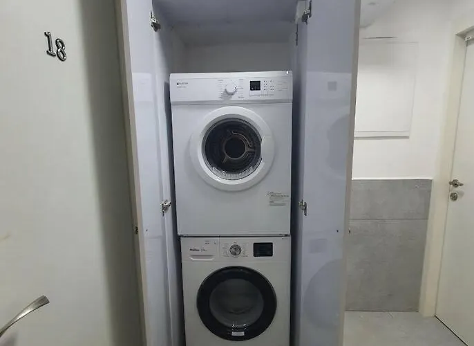 Ryo 23 דירת נופש עם ג\'קוזי 2 דקות מטיילת בת ים